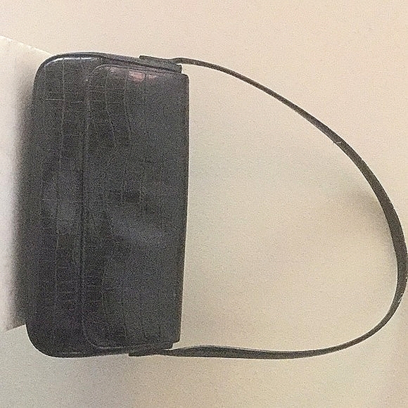 Jones New York Handbags - Jones New York dark navy purse